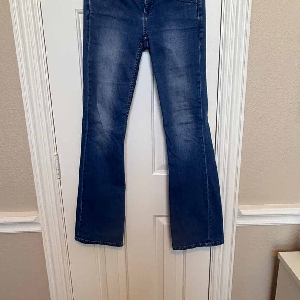 Tommy Bahama Women's Boot Cut Jeans in Blue
